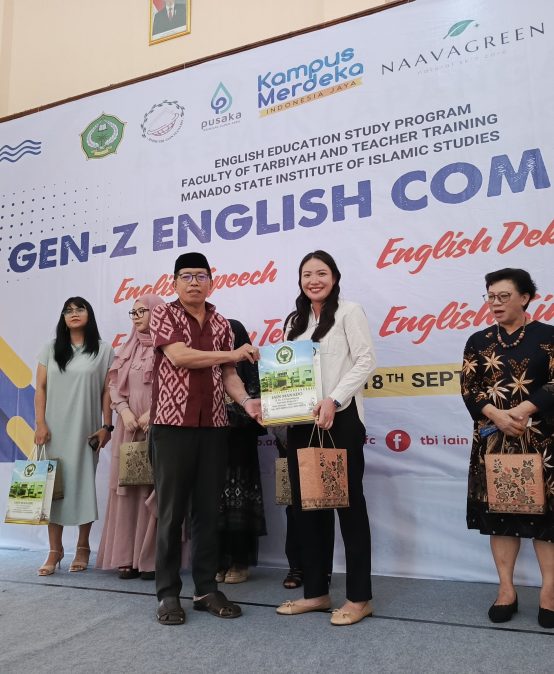 Lecturers of English Literature Serve as Judges for Gen Z English Competition